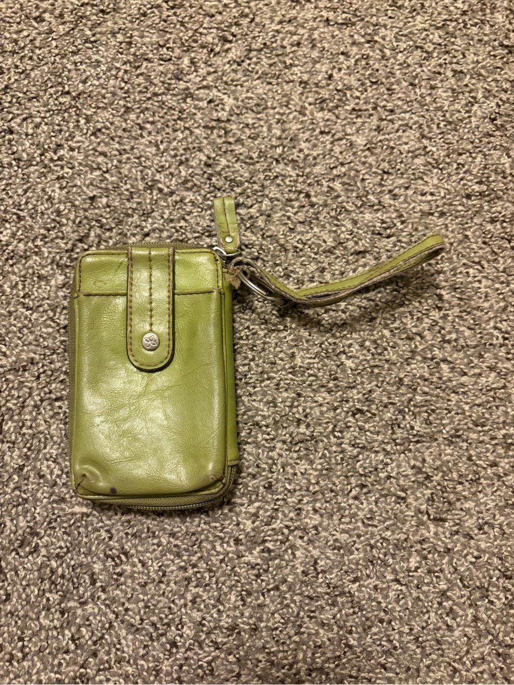 Relic Lime Green Leather Wristlet Wallet with Detachable Strap